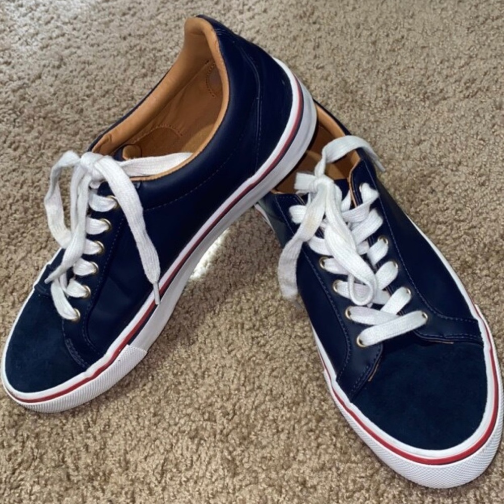 Navy Blue size 7-8 Men's Casual Shoes